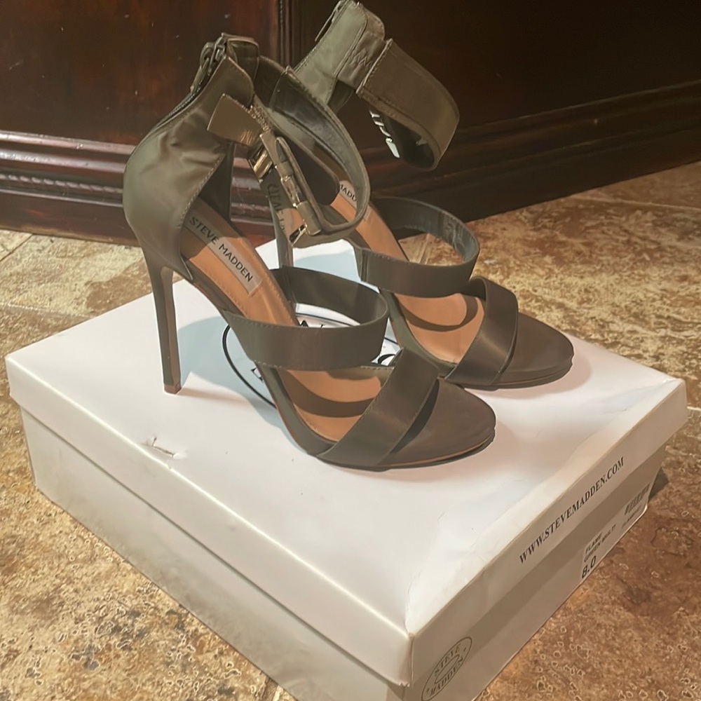 Steve Madden sandal